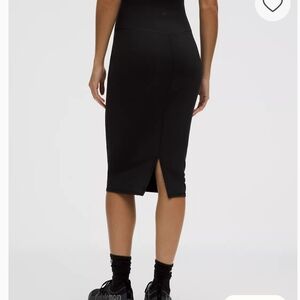 Lululemon Nulu Slim-Fit High-Rise Midi Skirt